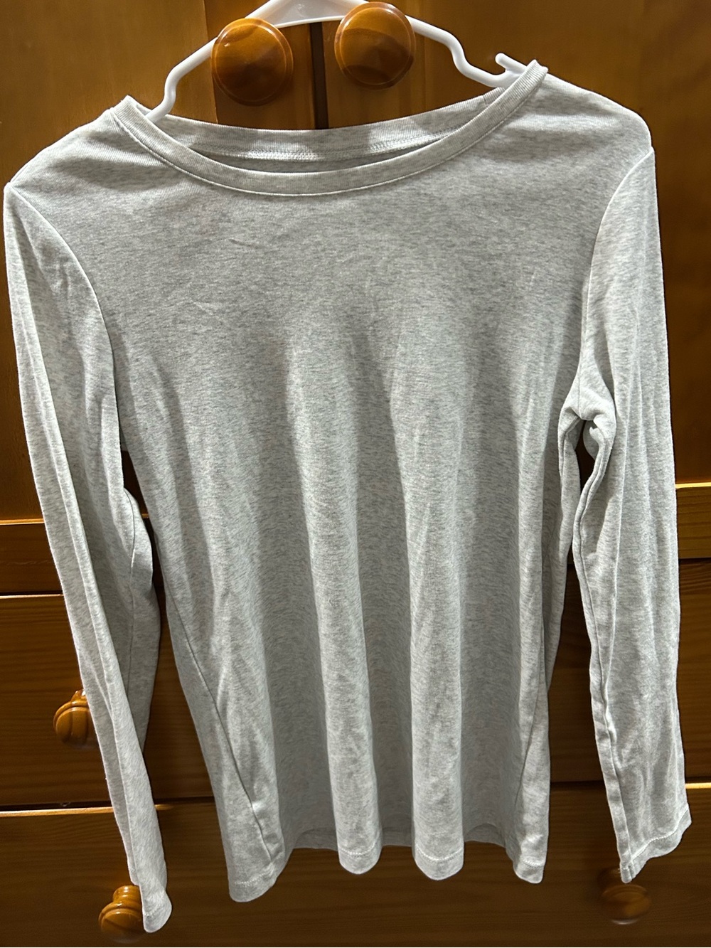 Women's Long-Sleeve Crewneck Shirt - Light Gray